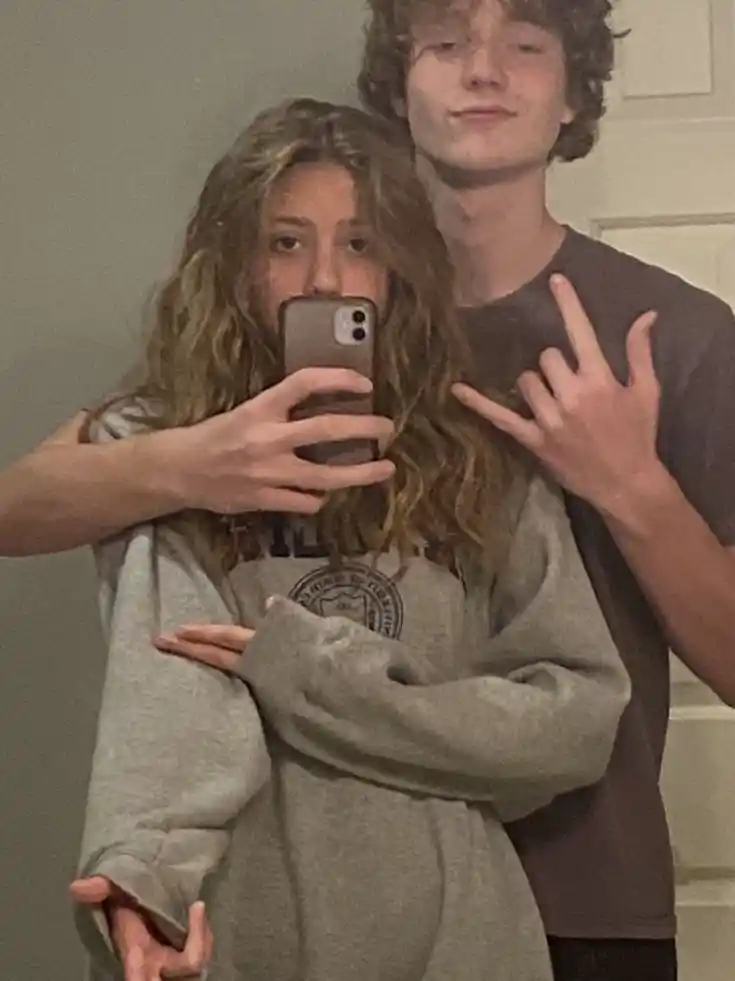 boy and girl instagram cute couple dp animation