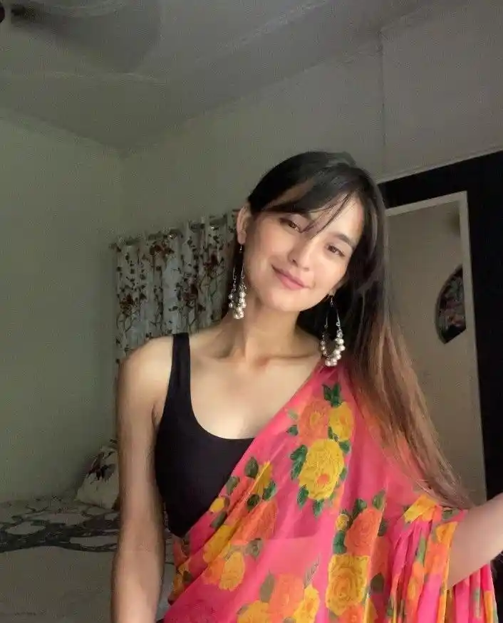 college real simple girl image