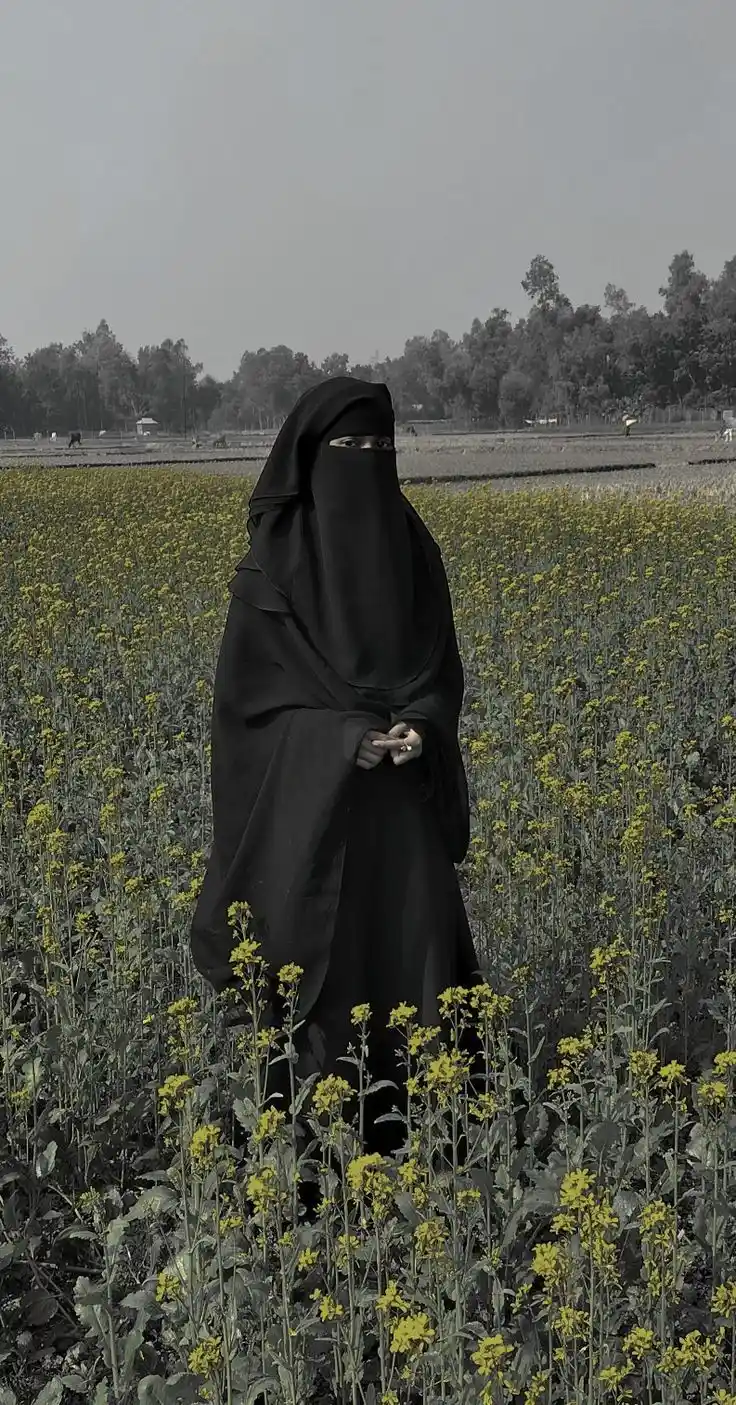 crying hijab girl dp