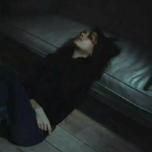 cute alone sad dp girl