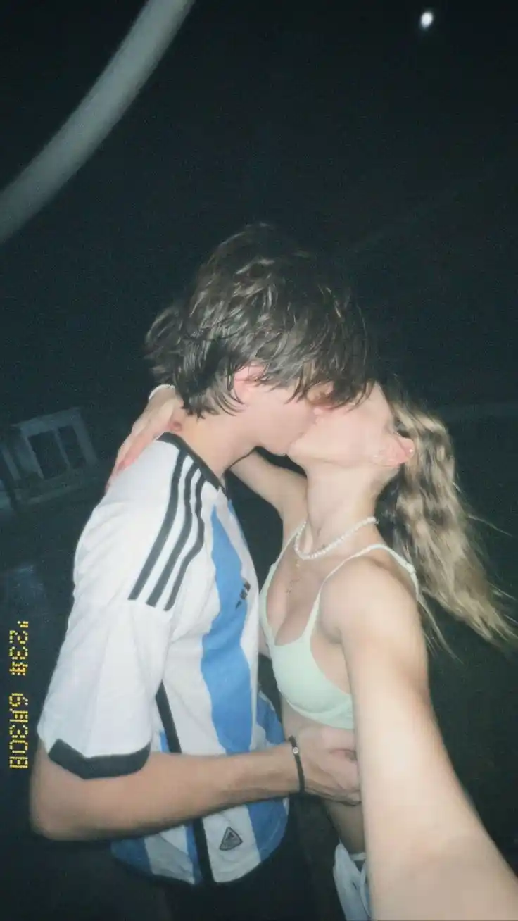 cute couple emoji dp for instagram