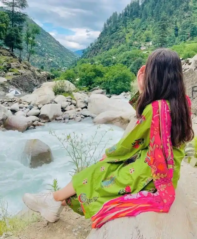 cute hidden face girl dp cute hidden face girl dp