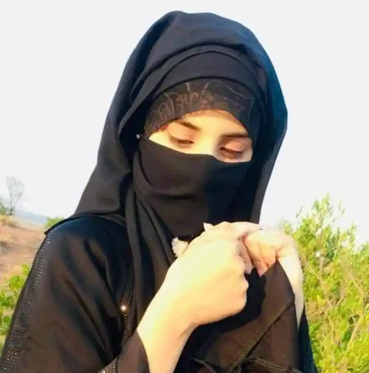 cute hijab girl dp for instagram