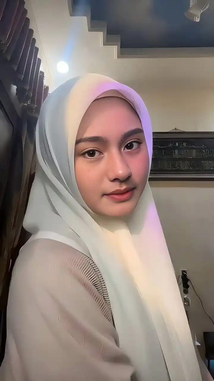 cute hijab girl dp for whatsapp