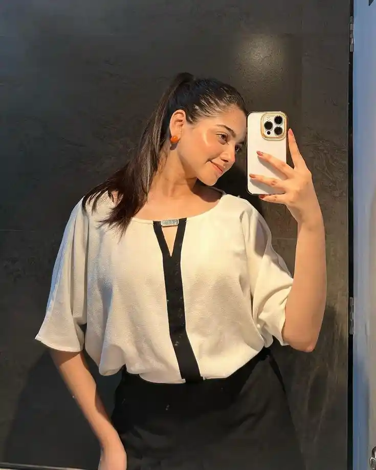 cute single girl dp for instagram