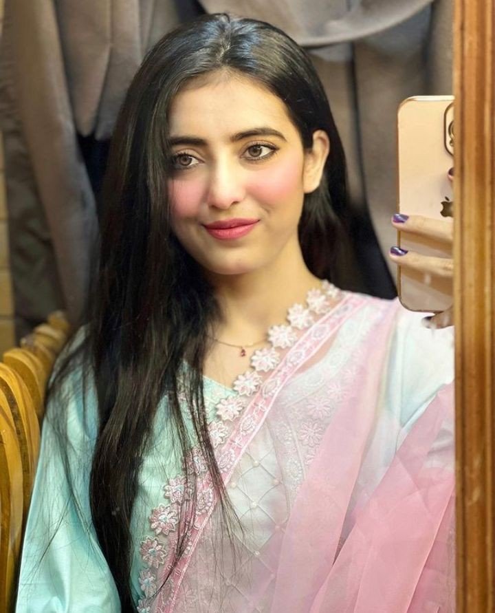 cute-single-girl-dp-for-whatsapp