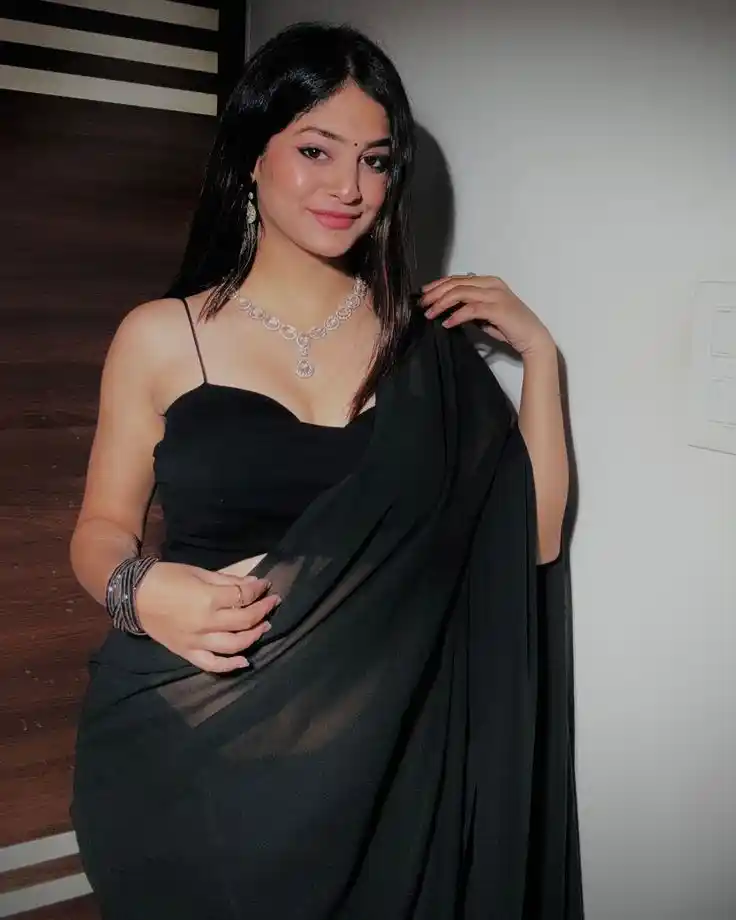 cute single girl dp instagram stylish