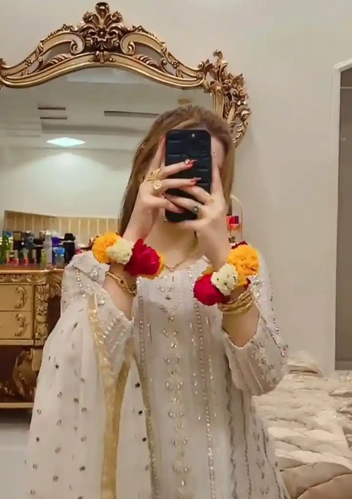 dp for instagram for girl stylish mirror selfie dp for instagram for girl stylish mirror selfie