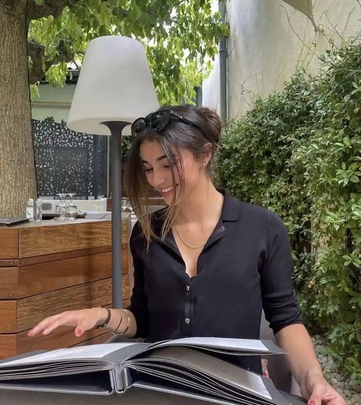 earrings attractive instagram hidden face dp for girls