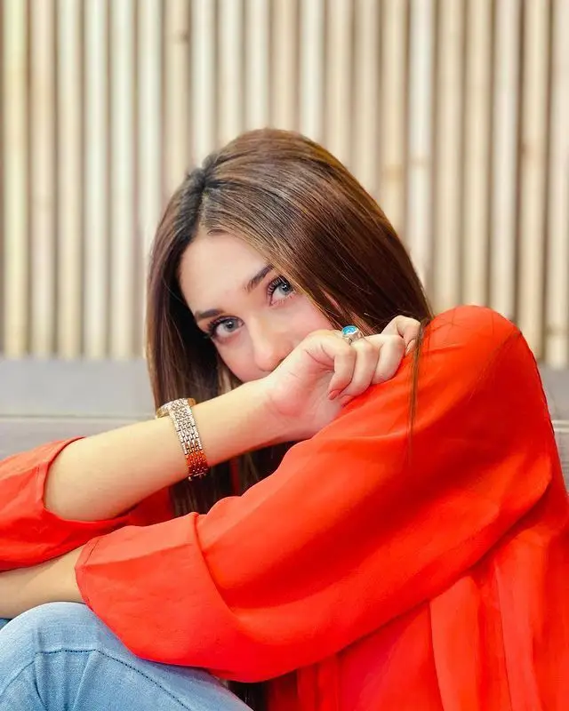 girl photo dp instagram attitude in english girl photo dp instagram attitude in english