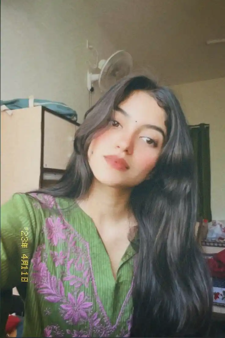 girl saree pic hide face black and white