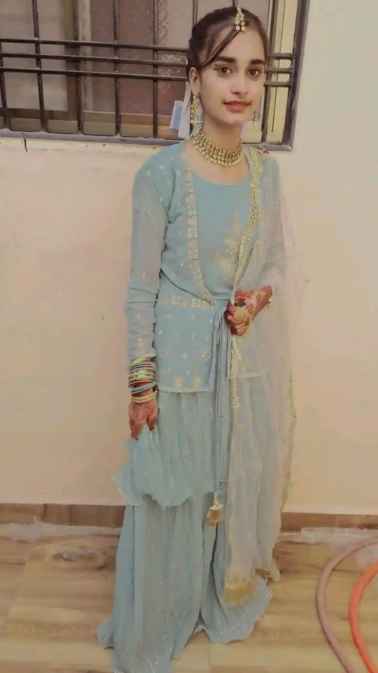 hide face girl pic anime