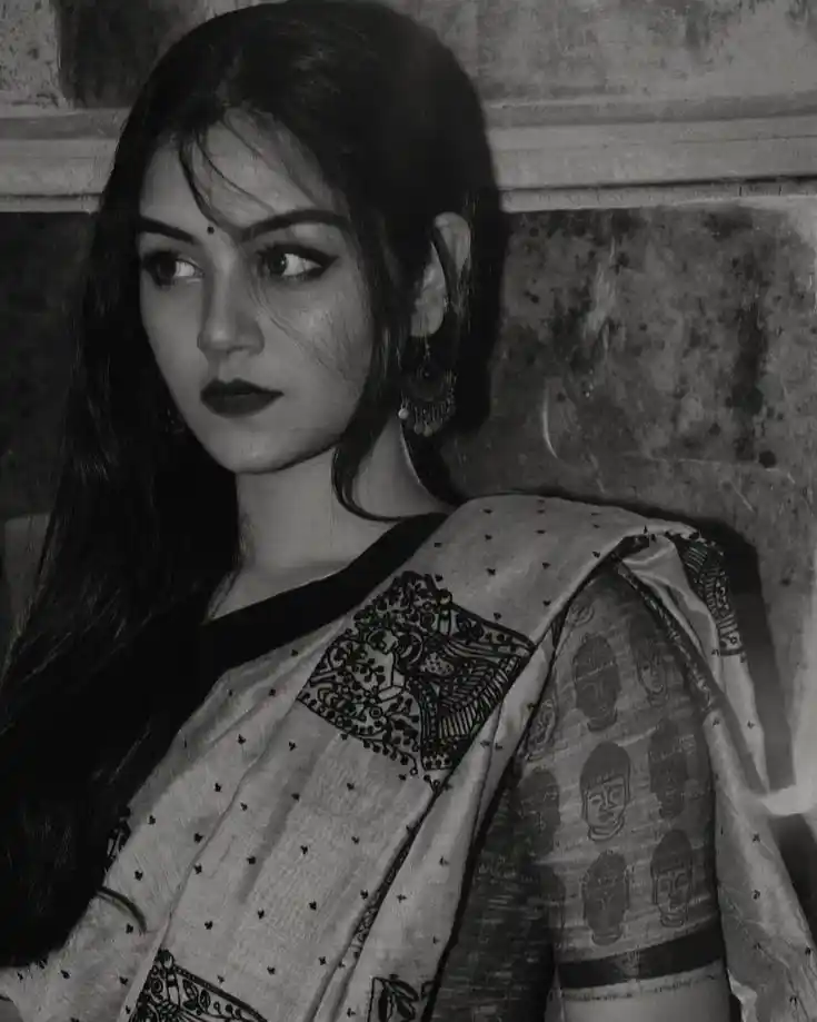 hide face girl pic anime instagram