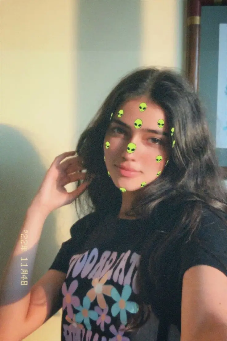 hide-face-girl-pic-anime