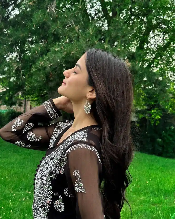 hide face girl pic black dress