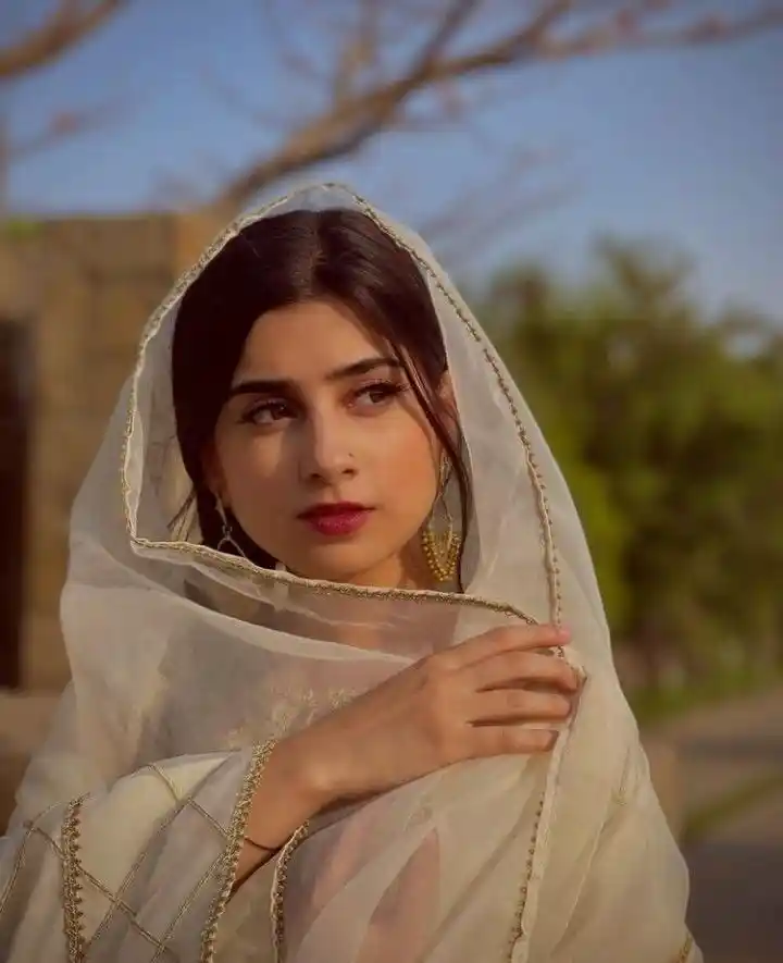 hide face girl pic black instagram