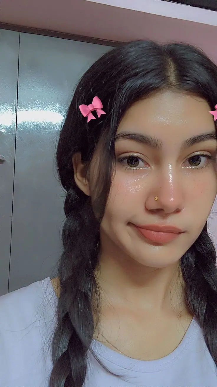 hide-face-girl-pic-blur