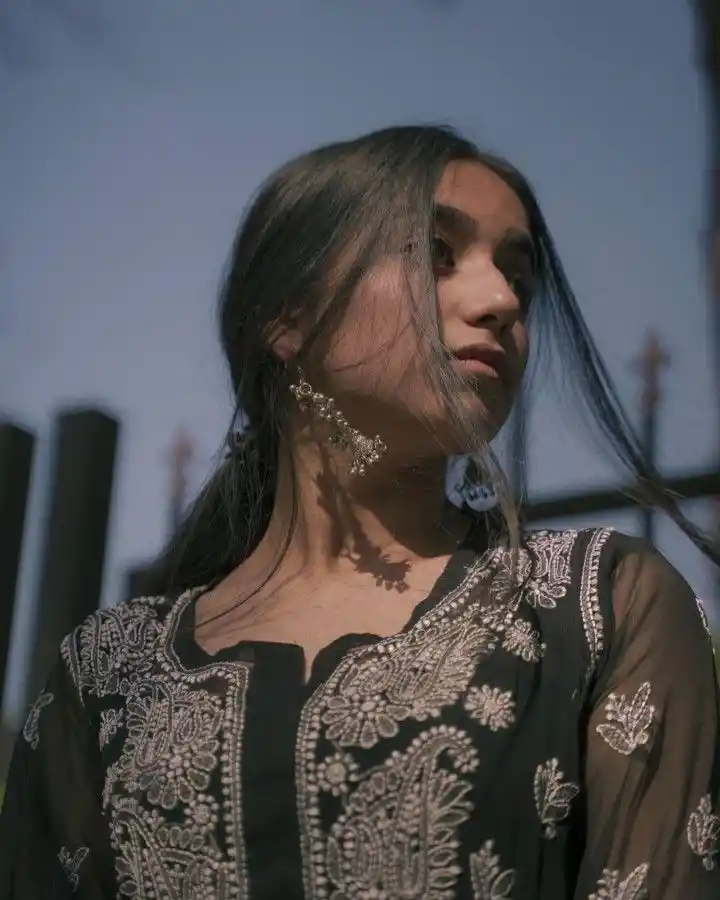 instagram dp for girls hidden face attitude