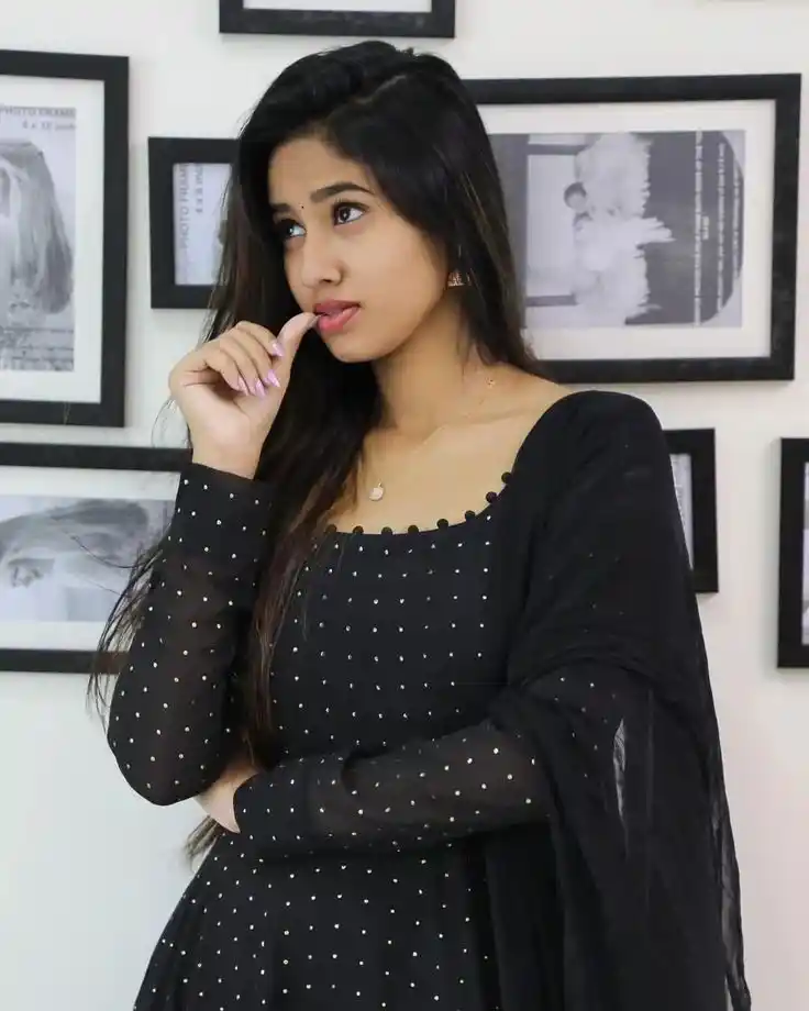 ladki ka photo acche se