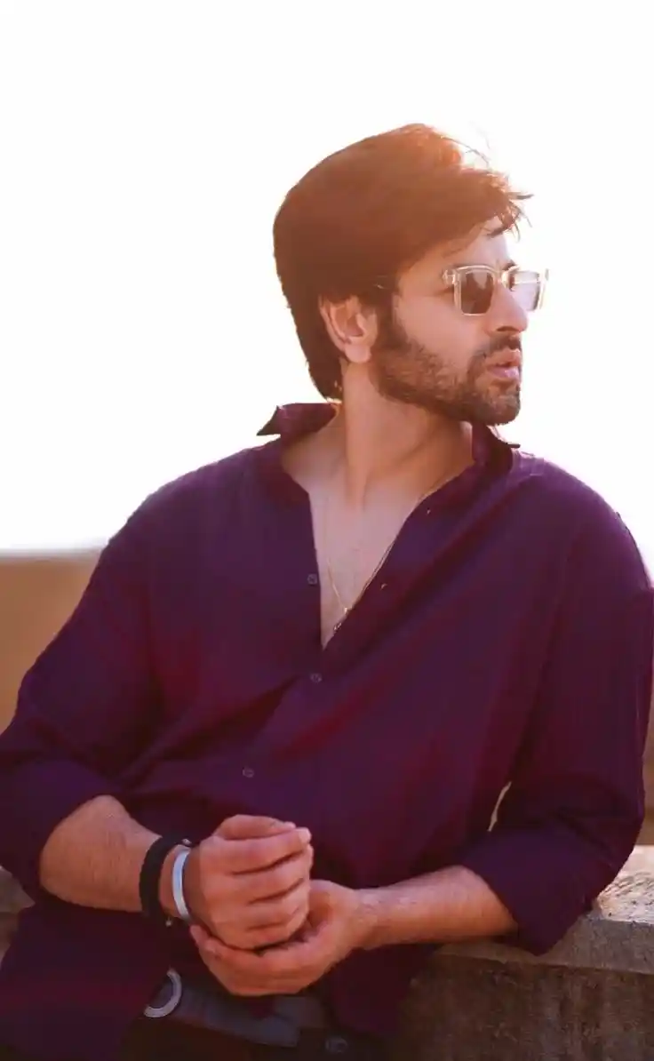 mirror selfie poses attractive instagram hidden face dp for girls