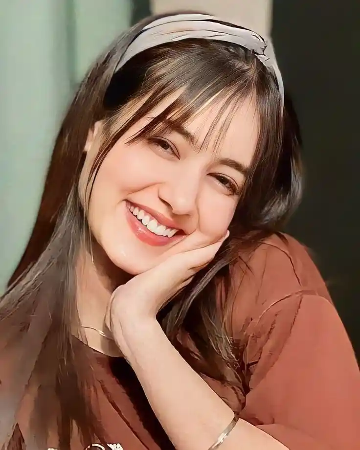 real hide face girl pic for instagram