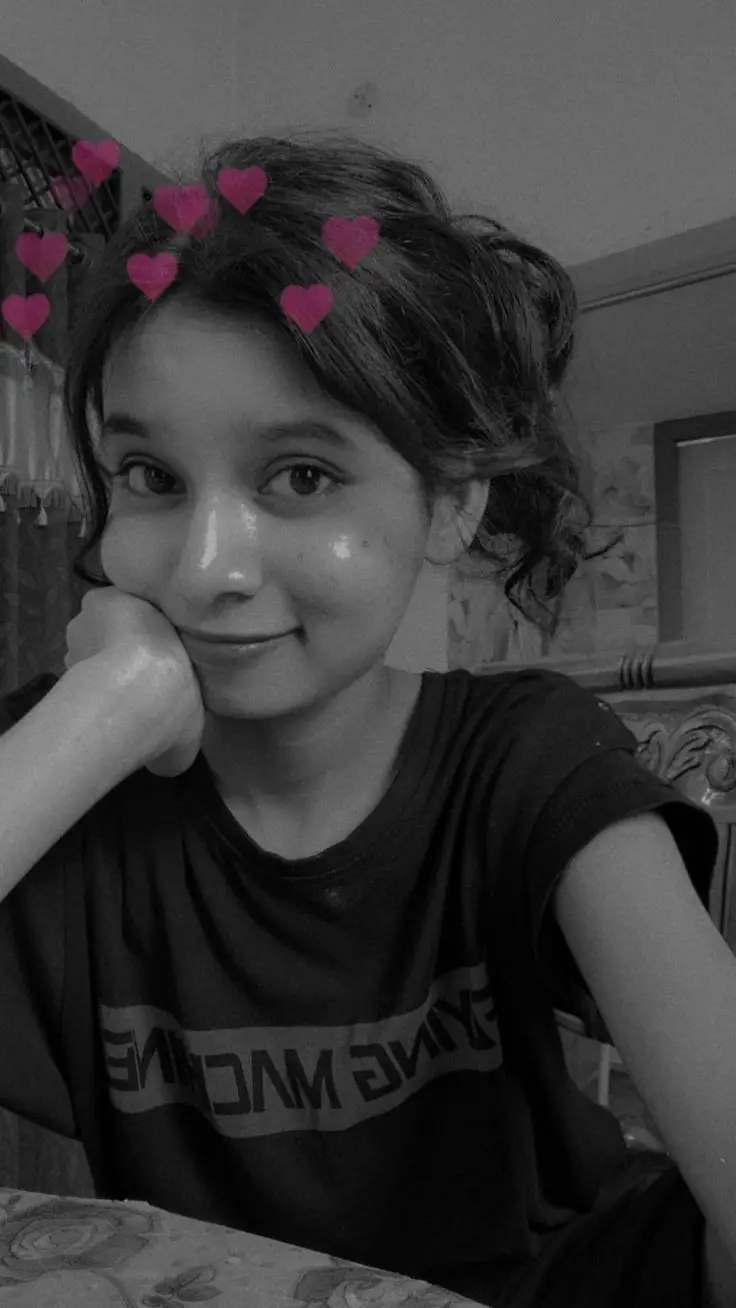 real-hide-face-girl-pic-for-instagram