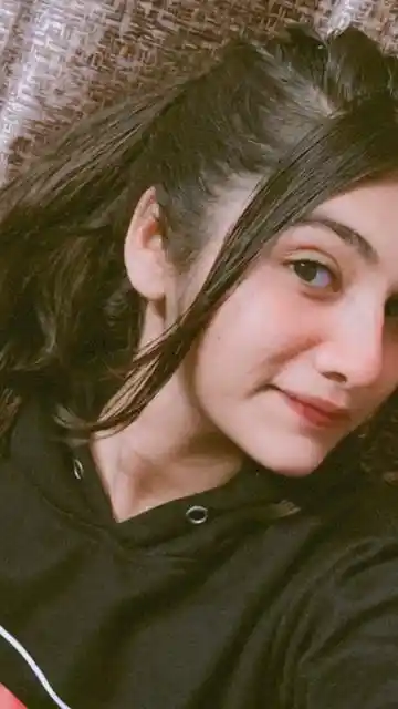 real pic girl simple