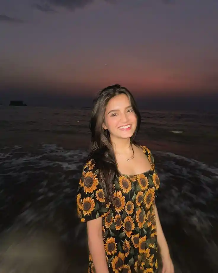 real simple girl image face