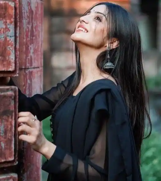 simple ladki ki photo