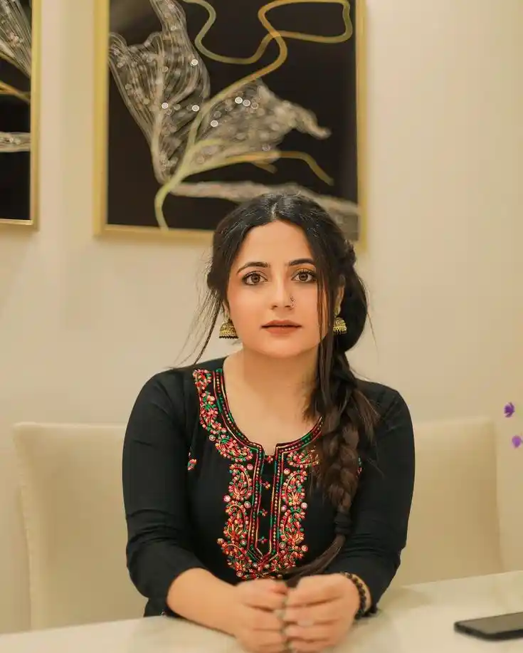 simple original real girl image