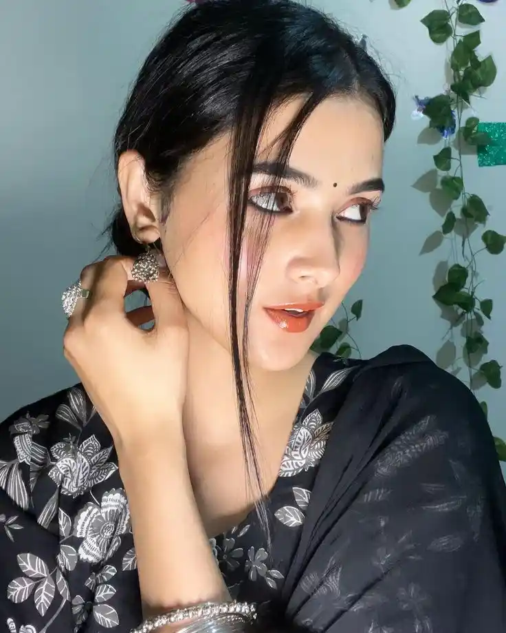 simple original real girl image