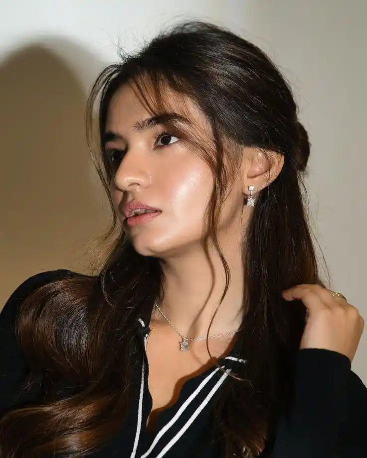 simple original real girl image