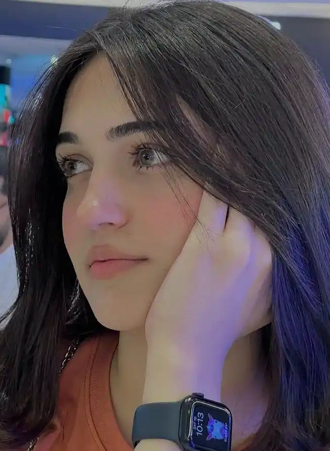 simple real girl pic indian