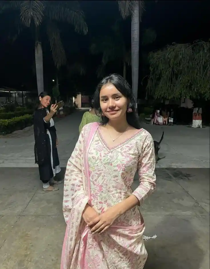 single girl attitude dp for instagram in english