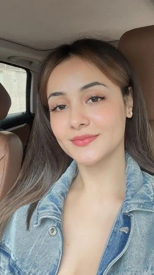 single-girl-dp-attitude