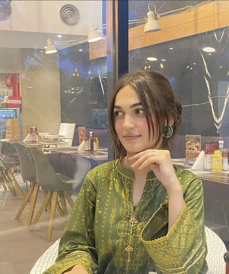 single-girl-dp-cartoon-for-instagram