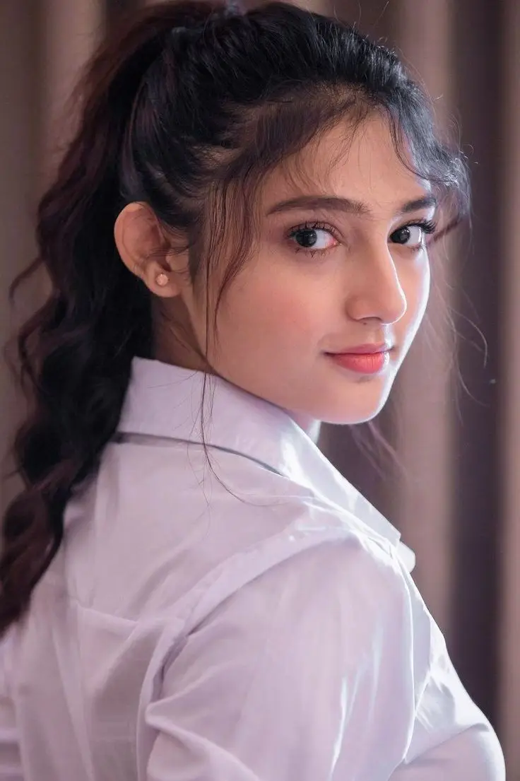 single-girl-dp-cute-for-instagram