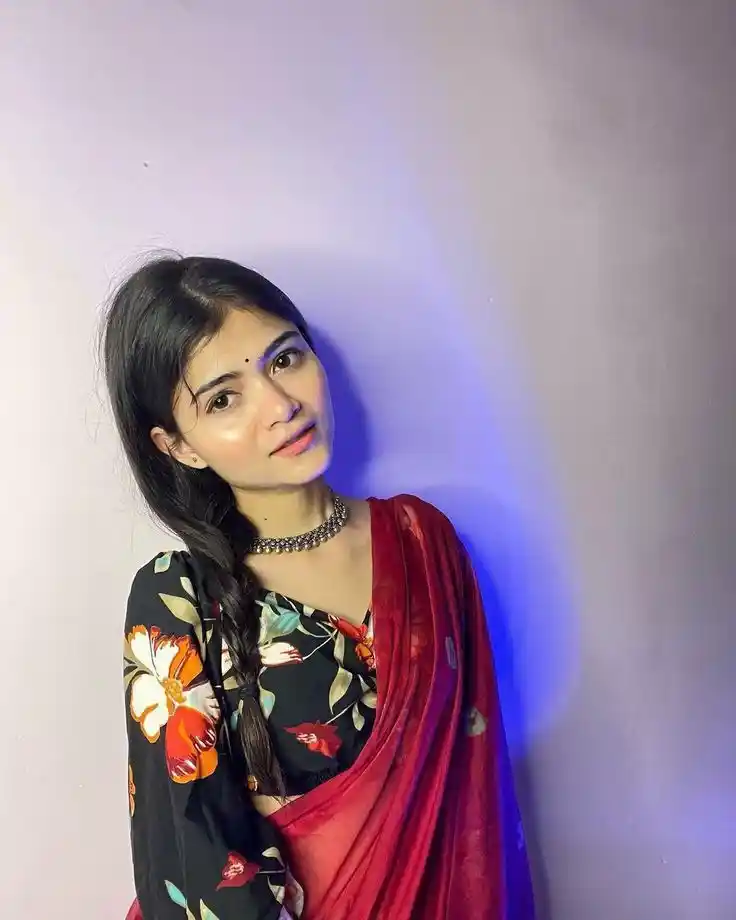 student real simple girl image wallpaper