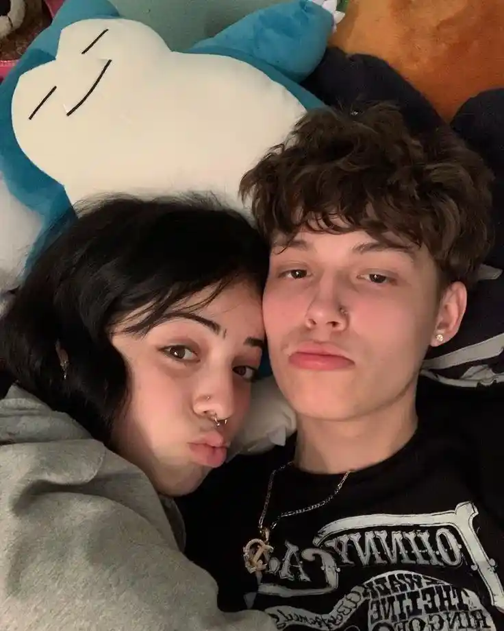 stylish couple dp for instagram