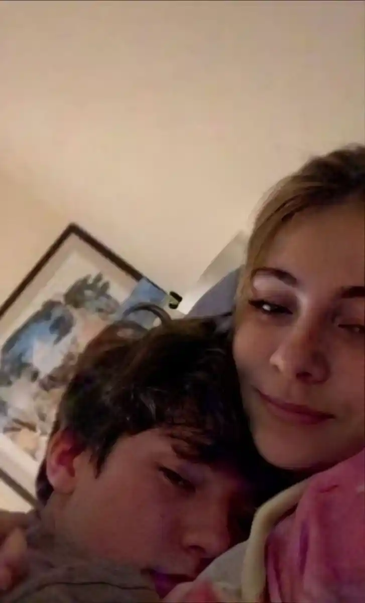 stylish couple dp for instagram