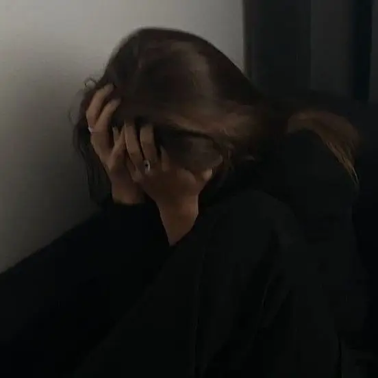 very-very-sad-dp-girl