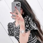 anime-girl-mirror-selfie-dp